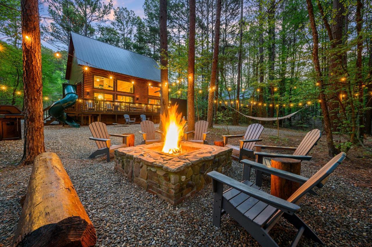 Hickory Bear - Cabin Surrounded By Pines, Sleeps 10, Hot Tub, Fire Pit, Arcade, Foosball Table & Deck Slide Брокен-Боу Экстерьер фото