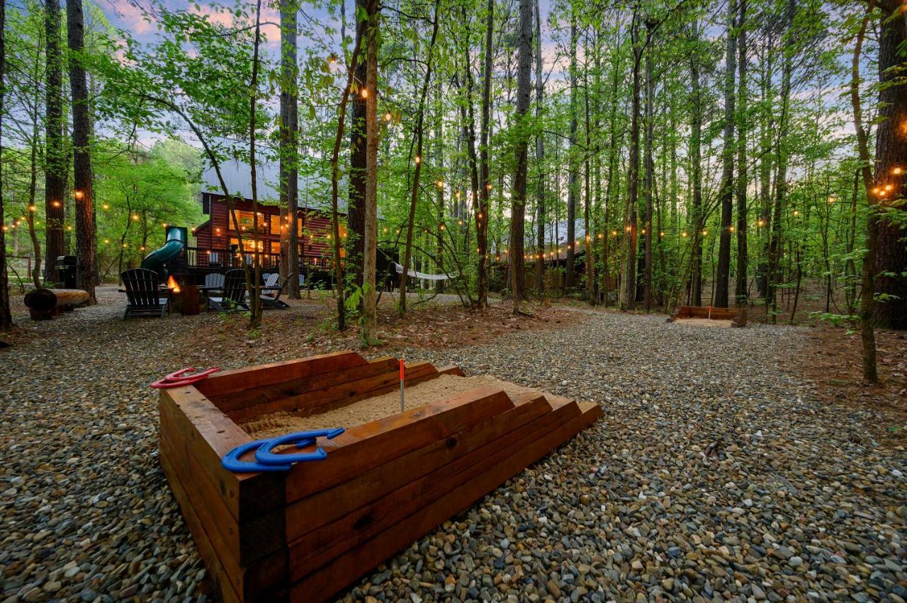 Hickory Bear - Cabin Surrounded By Pines, Sleeps 10, Hot Tub, Fire Pit, Arcade, Foosball Table & Deck Slide Брокен-Боу Экстерьер фото