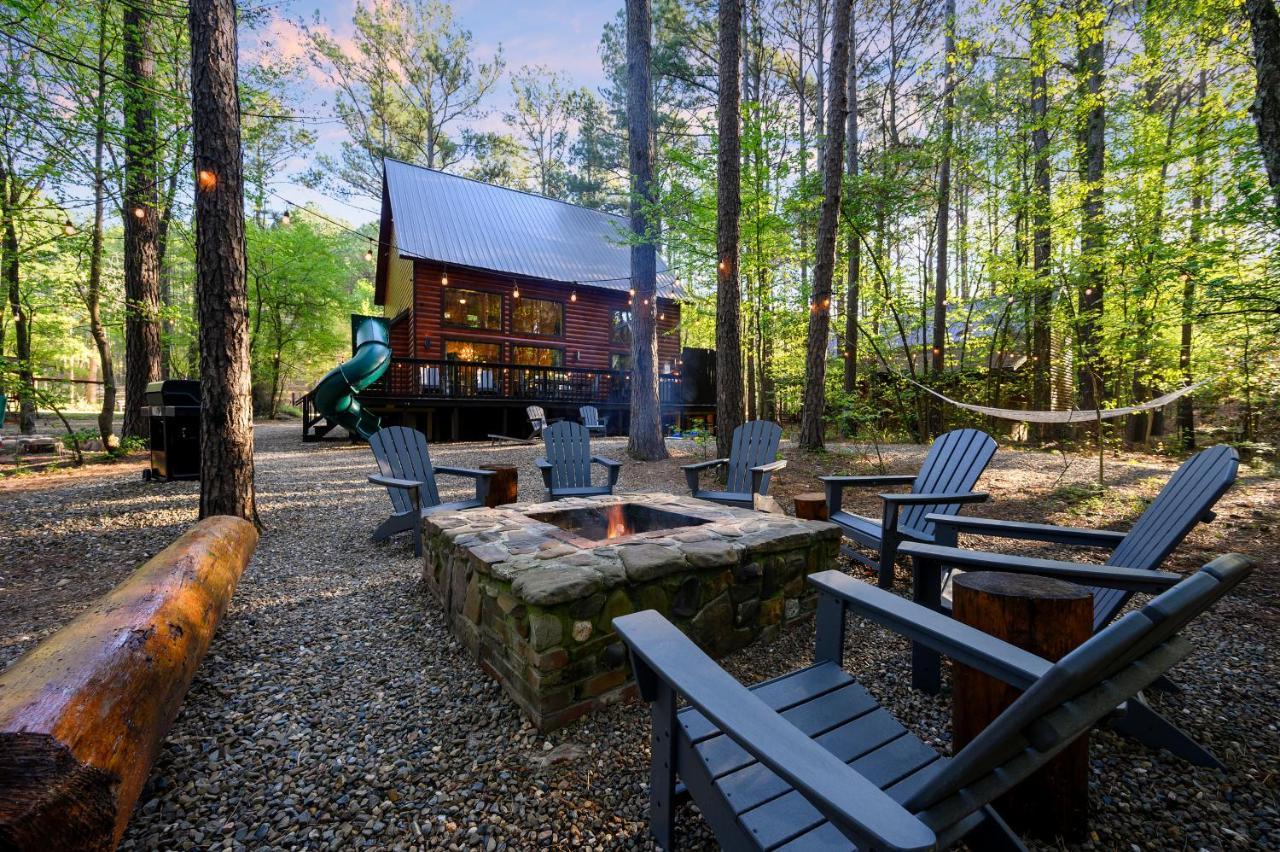 Hickory Bear - Cabin Surrounded By Pines, Sleeps 10, Hot Tub, Fire Pit, Arcade, Foosball Table & Deck Slide Брокен-Боу Экстерьер фото
