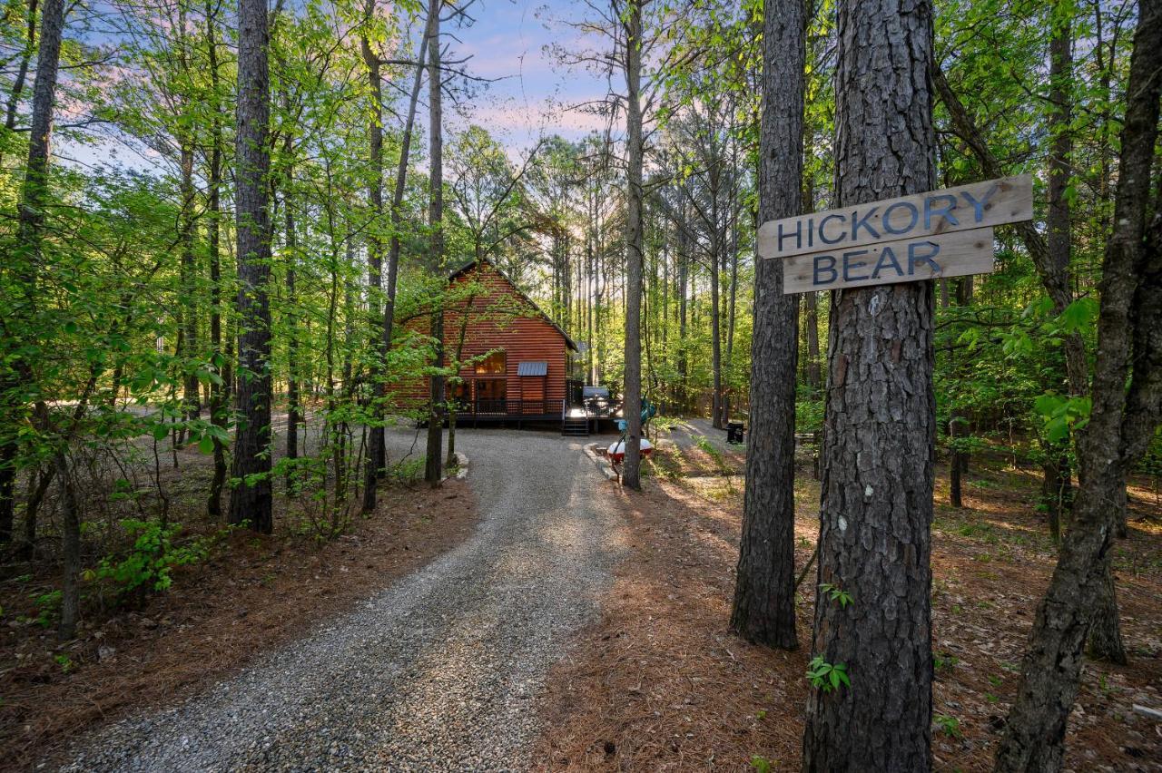 Hickory Bear - Cabin Surrounded By Pines, Sleeps 10, Hot Tub, Fire Pit, Arcade, Foosball Table & Deck Slide Брокен-Боу Экстерьер фото