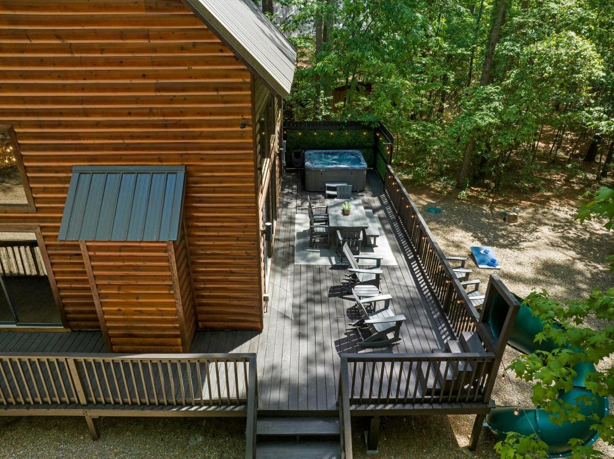 Hickory Bear - Cabin Surrounded By Pines, Sleeps 10, Hot Tub, Fire Pit, Arcade, Foosball Table & Deck Slide Брокен-Боу Экстерьер фото