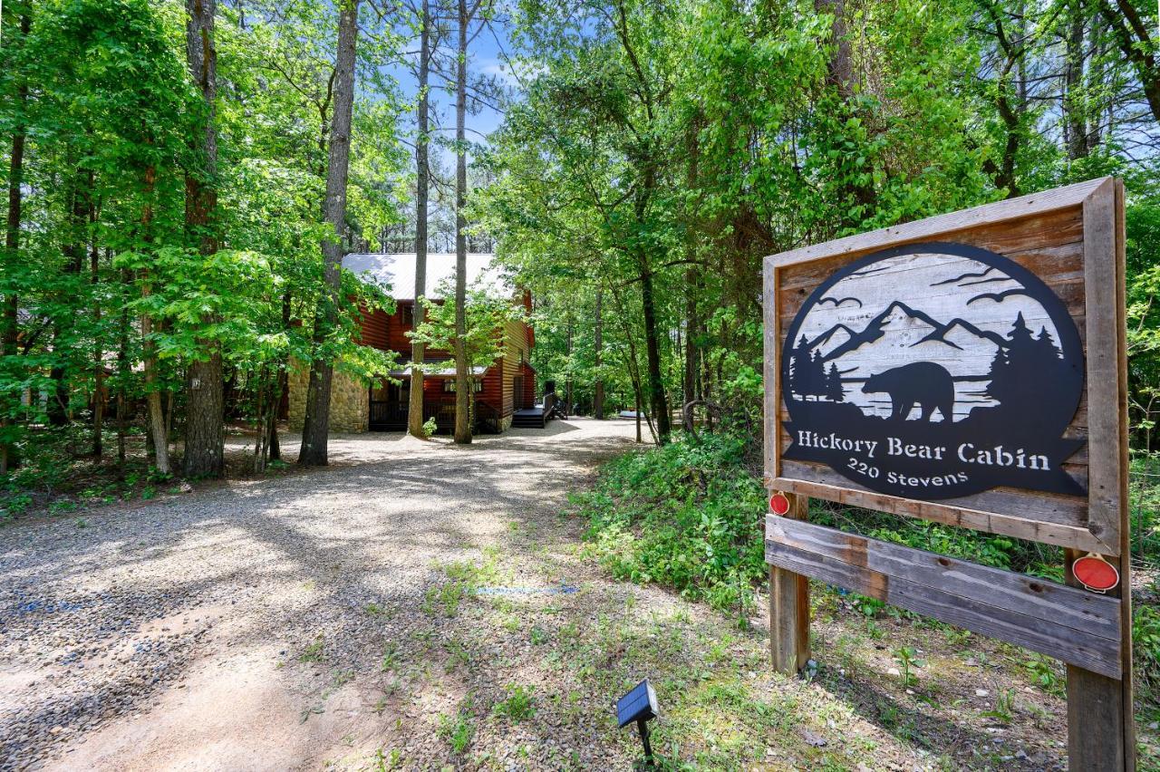 Hickory Bear - Cabin Surrounded By Pines, Sleeps 10, Hot Tub, Fire Pit, Arcade, Foosball Table & Deck Slide Брокен-Боу Экстерьер фото