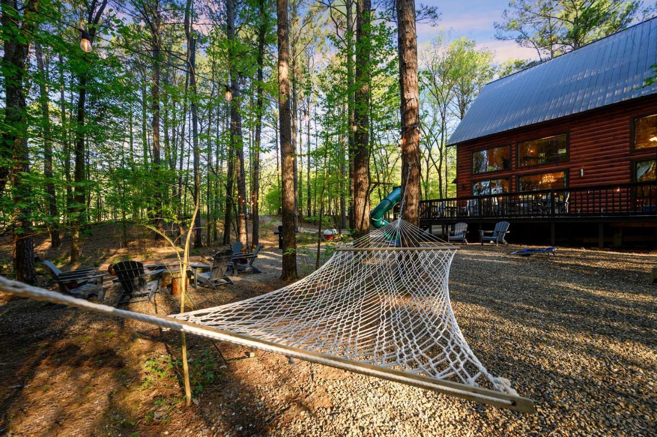 Hickory Bear - Cabin Surrounded By Pines, Sleeps 10, Hot Tub, Fire Pit, Arcade, Foosball Table & Deck Slide Брокен-Боу Экстерьер фото